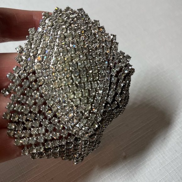 Vintage Silvertone Huge rhinestone brooch 80's era, fringed, Marquise shaped - Picture 4 of 5
